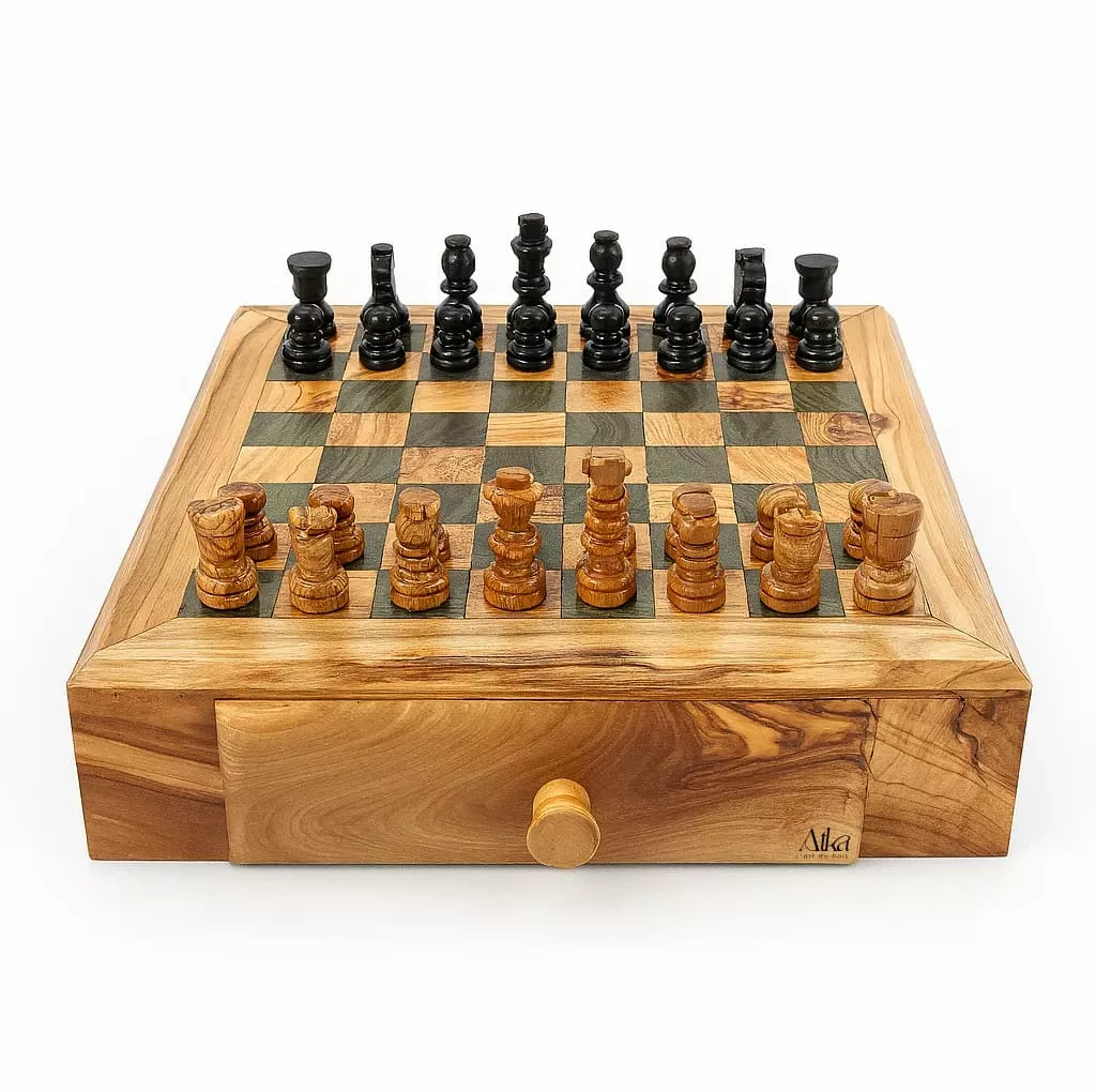 Jeu d'Échecs Artisanal en Bois d'Olivier – Format 25x25 cm