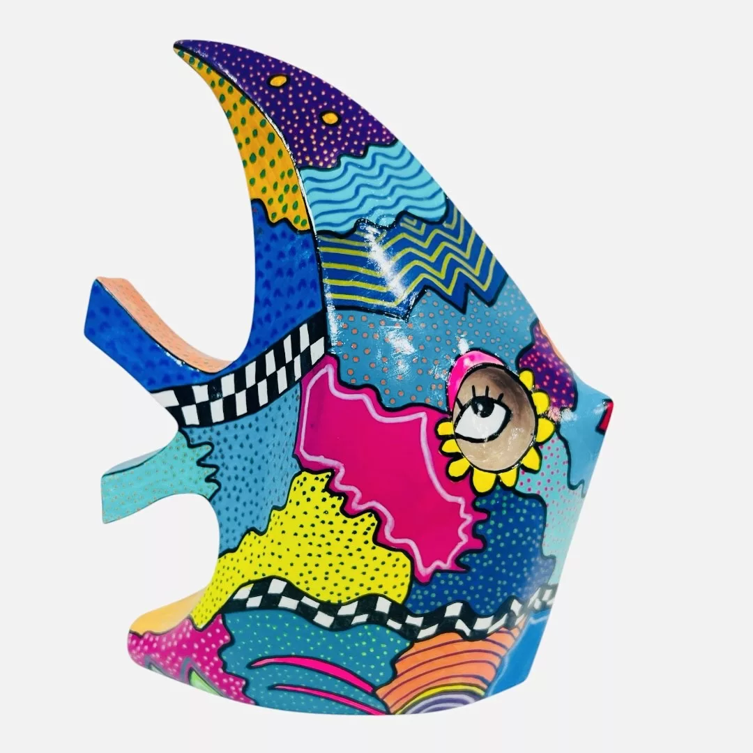 Sculpture artistique poisson pop art peps en résine